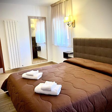 פסקאסרולי Hotel Pinguino מראה חיצוני תמונה