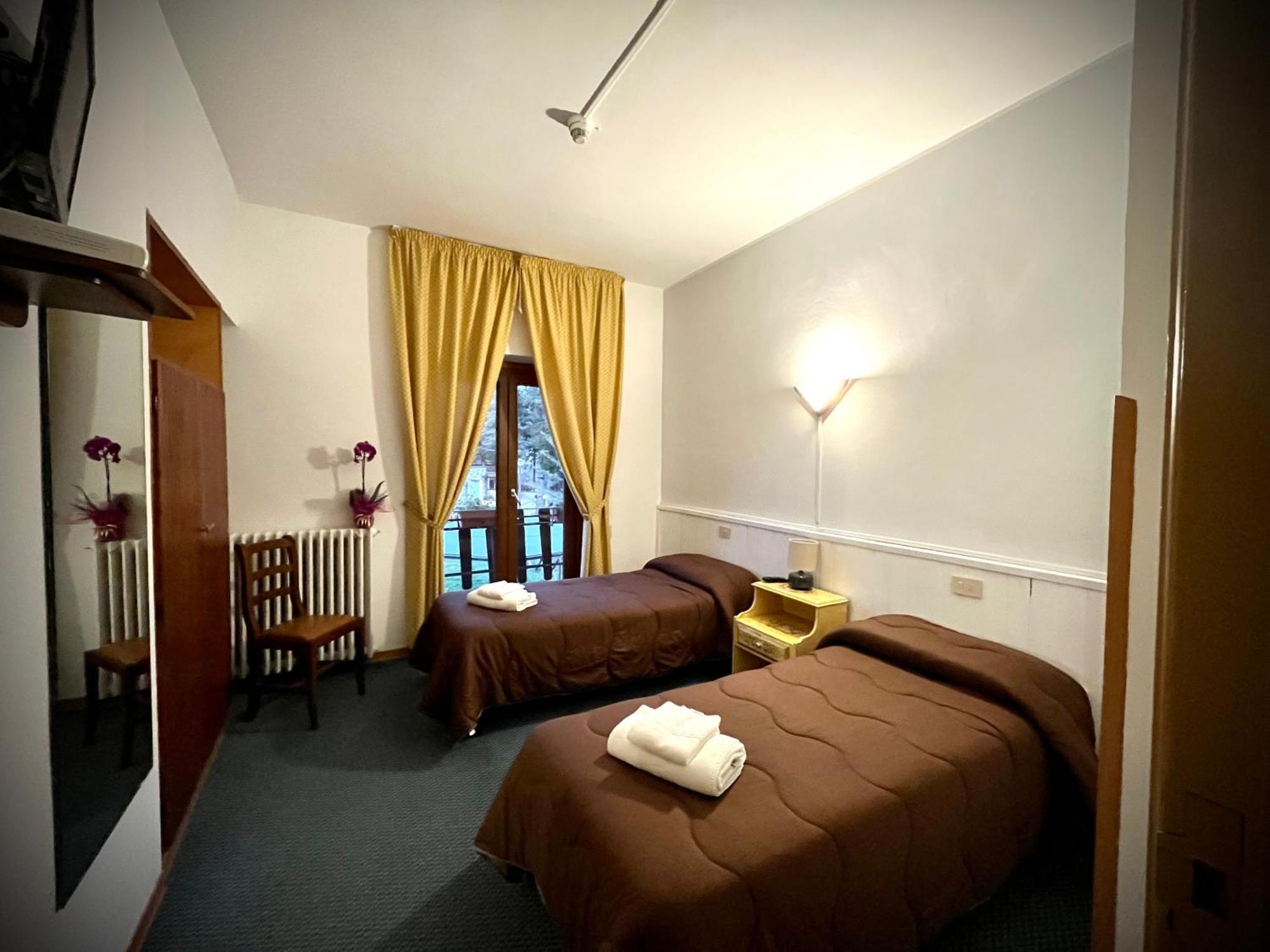 פסקאסרולי Hotel Pinguino מראה חיצוני תמונה