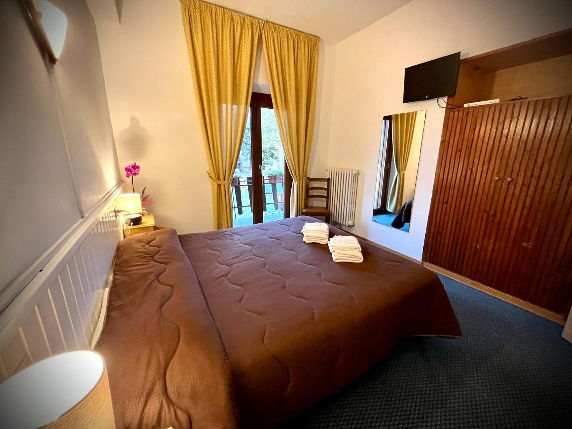 פסקאסרולי Hotel Pinguino מראה חיצוני תמונה